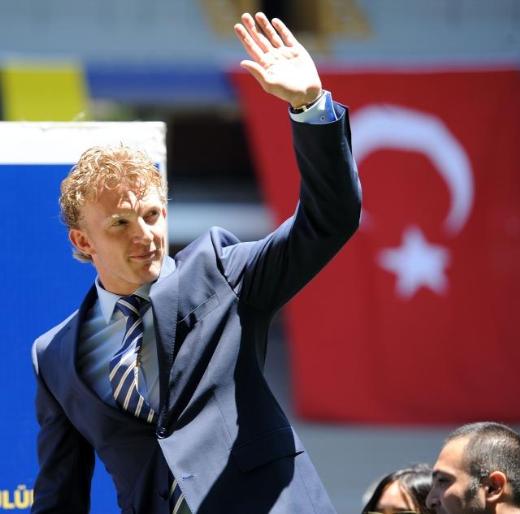 Kuyt F.Bahçe'ye imzayı attı 9
