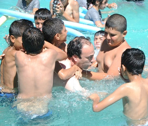 Osman Baydemir'i havuzda boğuyorlardı 1