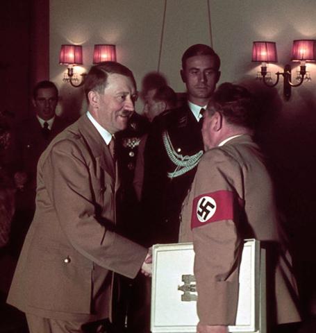 Nazi fotoğrafları renklendirildi 5