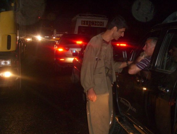 Yol kesen PKK'lılar böyle görüntülendi 1