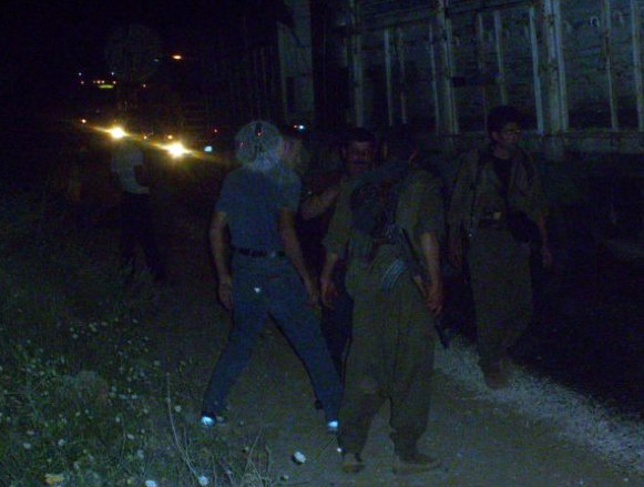 Yol kesen PKK'lılar böyle görüntülendi 13