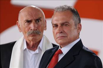 Ramiz Dayı, Sekiz ve Ezel ile ilgili sosyal medya capsleri 10