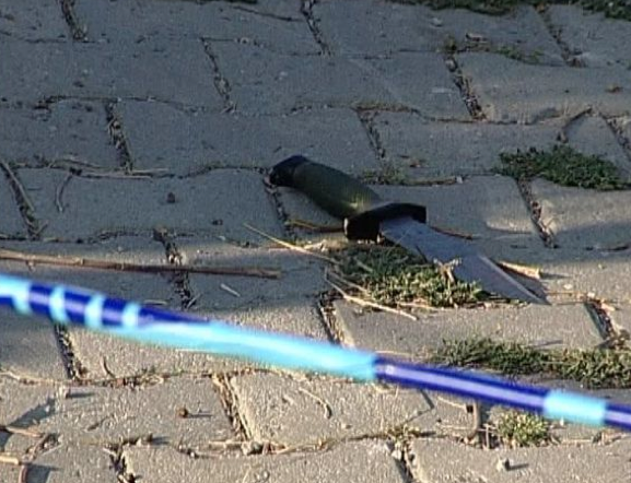Karısını delik deşik etti, sonra da.... 1