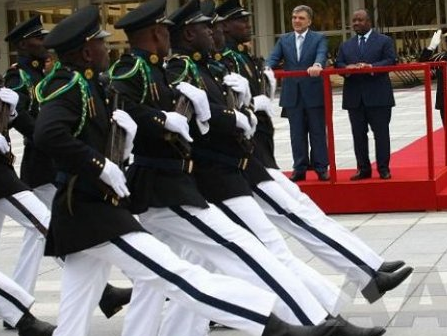 Cumhurbaşkanı Gül'den Gabon'lu balıkçıya tekne! 2