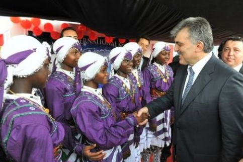 Cumhurbaşkanı Gül'den Gabon'lu balıkçıya tekne! 7