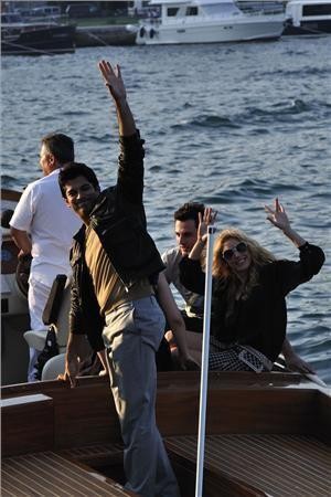 'Küçük Sırlar'dan Grease şov 16