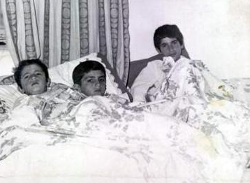 Ünlülerin görülmemiş aile fotoğrafları 17