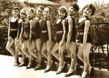 Ünlülerin görülmemiş aile fotoğrafları 44