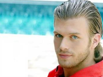 Kıvanç Tatlıtuğ'un yükselişi ve bilinmeyenleri 3