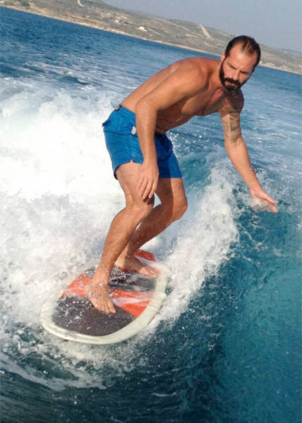 Survivor Nihat sakallarını nihayet kesti! 3