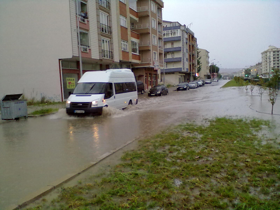 Samsun'u sel aldı 10