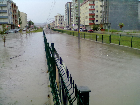 Samsun'u sel aldı 11