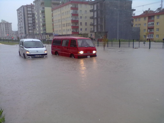 Samsun'u sel aldı 14