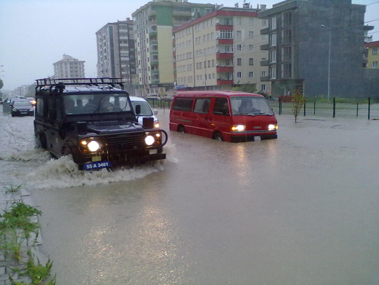 Samsun'u sel aldı 15