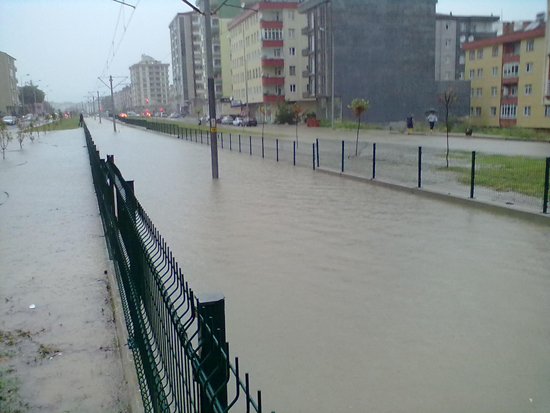 Samsun'u sel aldı 16