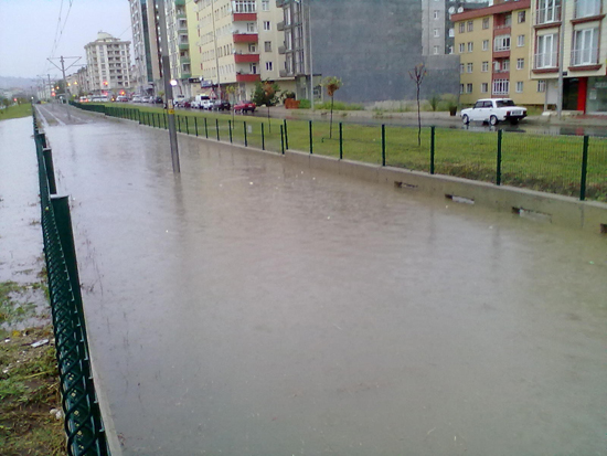 Samsun'u sel aldı 9