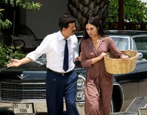 Ekranlarda basma elbise modası 18