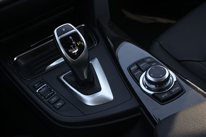 BMW 320d Luxury 'Arayı açmış!' Foto Galeri 29