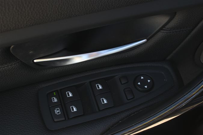 BMW 320d Luxury 'Arayı açmış!' Foto Galeri 34