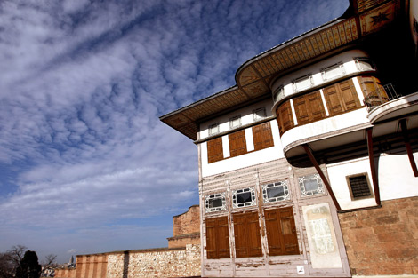 Topkapı Sarayı arşivlerinden çıkan "CARİYELERİN NOTLARI" 1