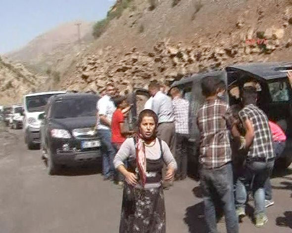 Askeri araç şarampole yuvarlandı! 4