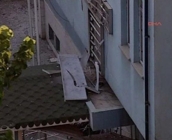 Saldırıdan arta kalan görüntüler 36