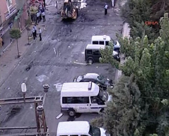 Saldırıdan arta kalan görüntüler 40