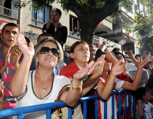 Bakanlara pet şişeli protesto 13