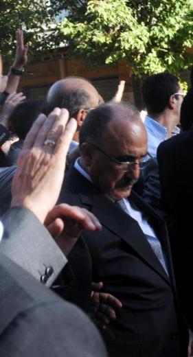 Bakanlara pet şişeli protesto 24