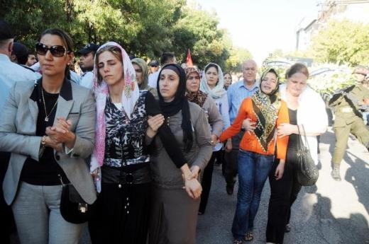 Bakanlara pet şişeli protesto 31