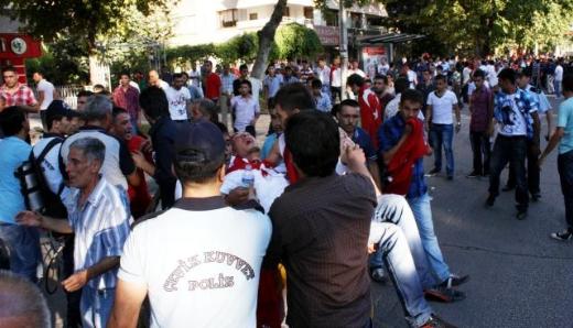Bakanlara pet şişeli protesto 39