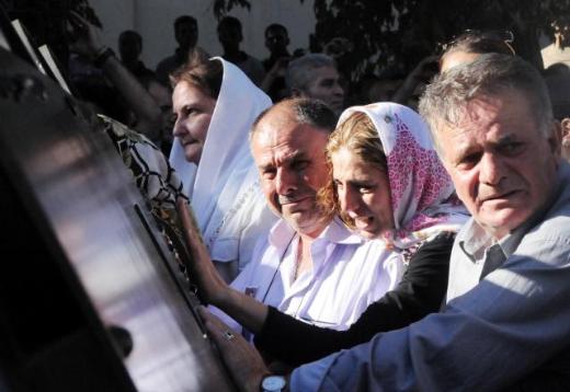 Bakanlara pet şişeli protesto 4
