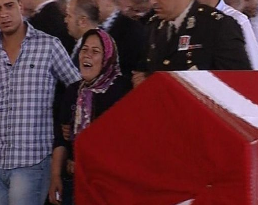 Erdoğan cenazede hüngür hüngür ağladı 10