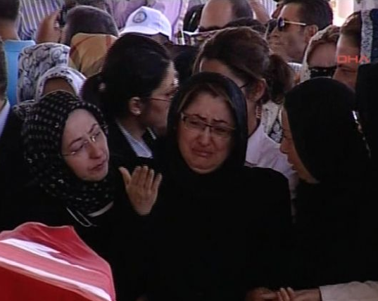 Erdoğan cenazede hüngür hüngür ağladı 8