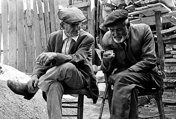 Kuyruklu insanlar göreni şaşırtıyor! 10