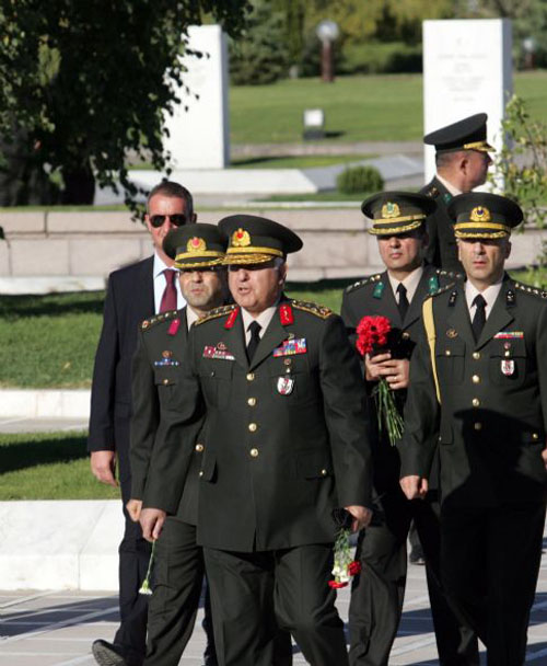 Komutanlardan mezarlık ziyareti 15