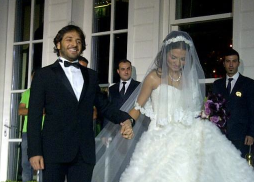 Ebru Akel evlendi 1
