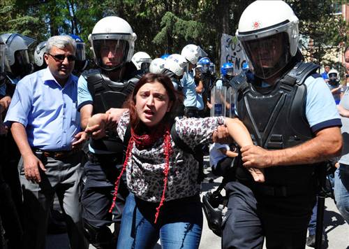 Üniversite bir anda fena karıştı 14