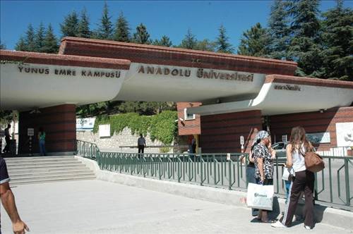Üniversite bir anda fena karıştı 5