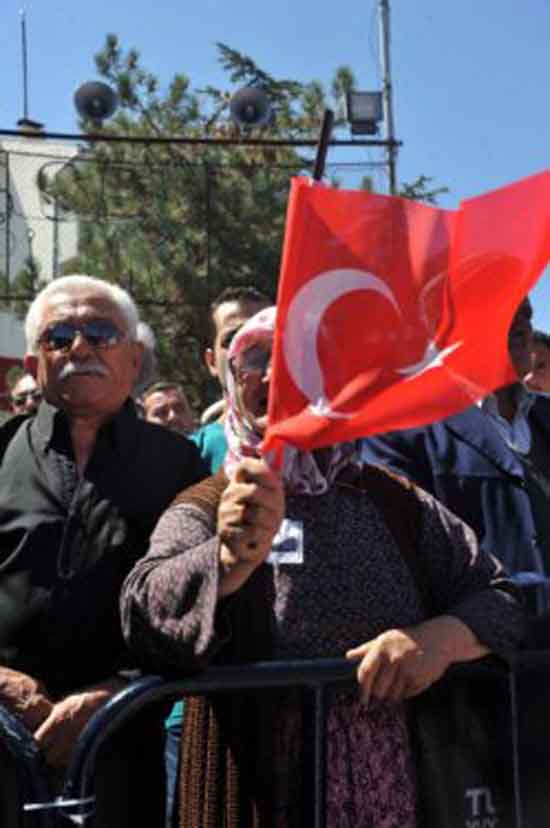 Şehitlerimiz böyle uğurlandı 12