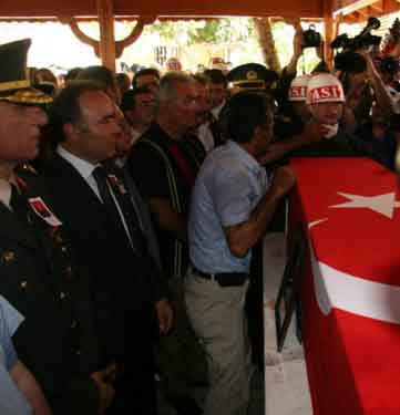 Şehitlerimiz böyle uğurlandı 23