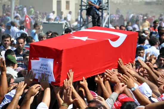 Şehitlerimiz böyle uğurlandı 25
