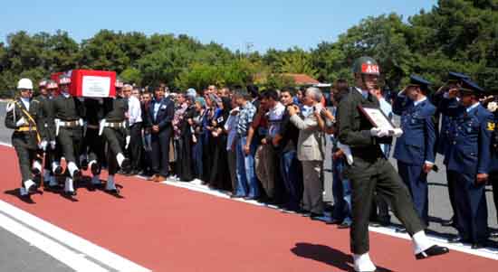 Şehitlerimiz böyle uğurlandı 31