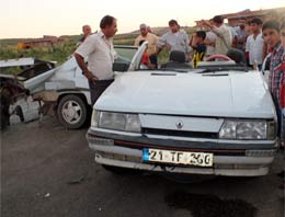 Otomobil ikiye ayrıldı 1