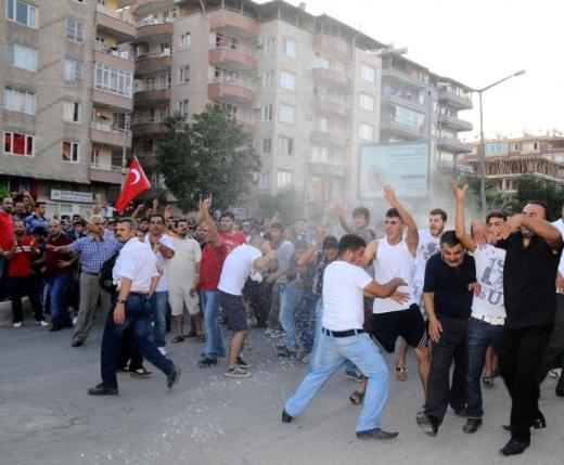 Hatay'da izinsiz gösteri gerginliği 3