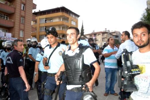Hatay'da izinsiz gösteri gerginliği 4