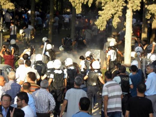Hatay'da izinsiz gösteri gerginliği 9