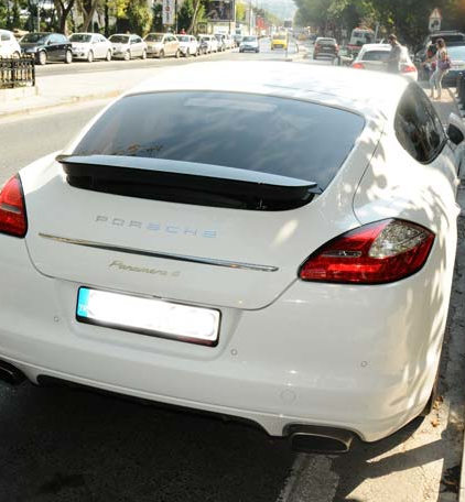 Demet yeni arabasıyla göz doldurdu 4