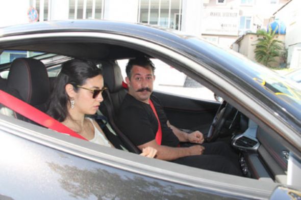 Cem Yılmaz'ın Ferrari'sindeki şifre 6