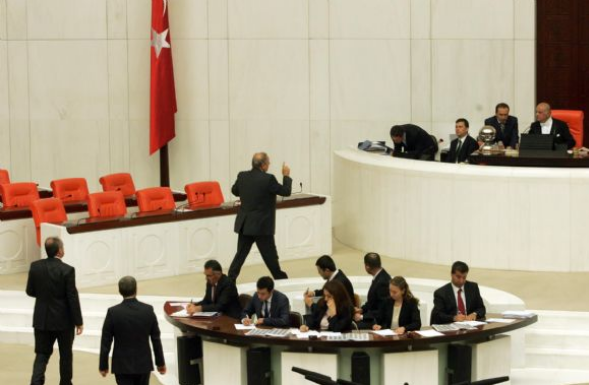Mecliste Suriye savaşı 18